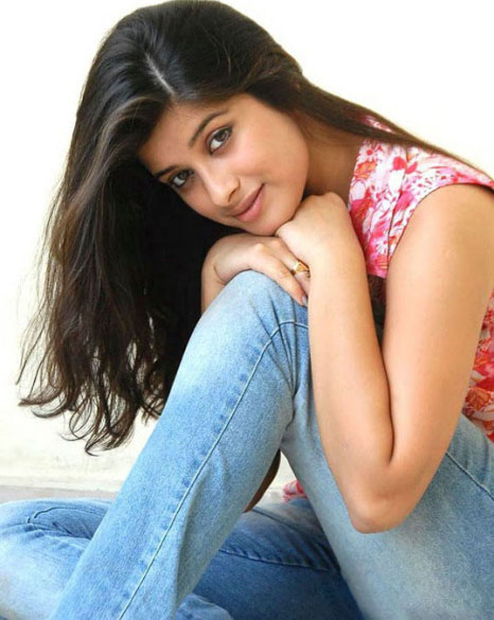 Madhurima New Stills
