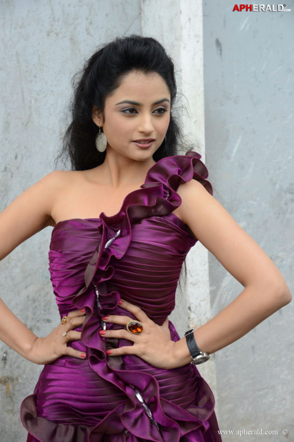 Madirakshi Photos
