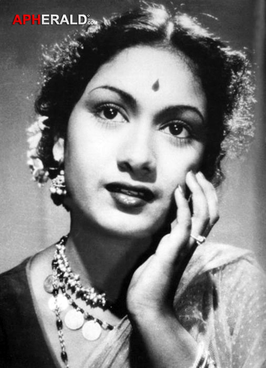 Mahanati Savitri Photos