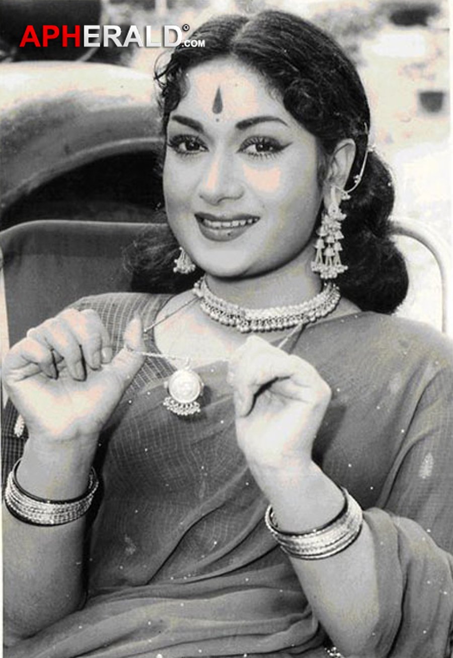 Mahanati Savitri Photos