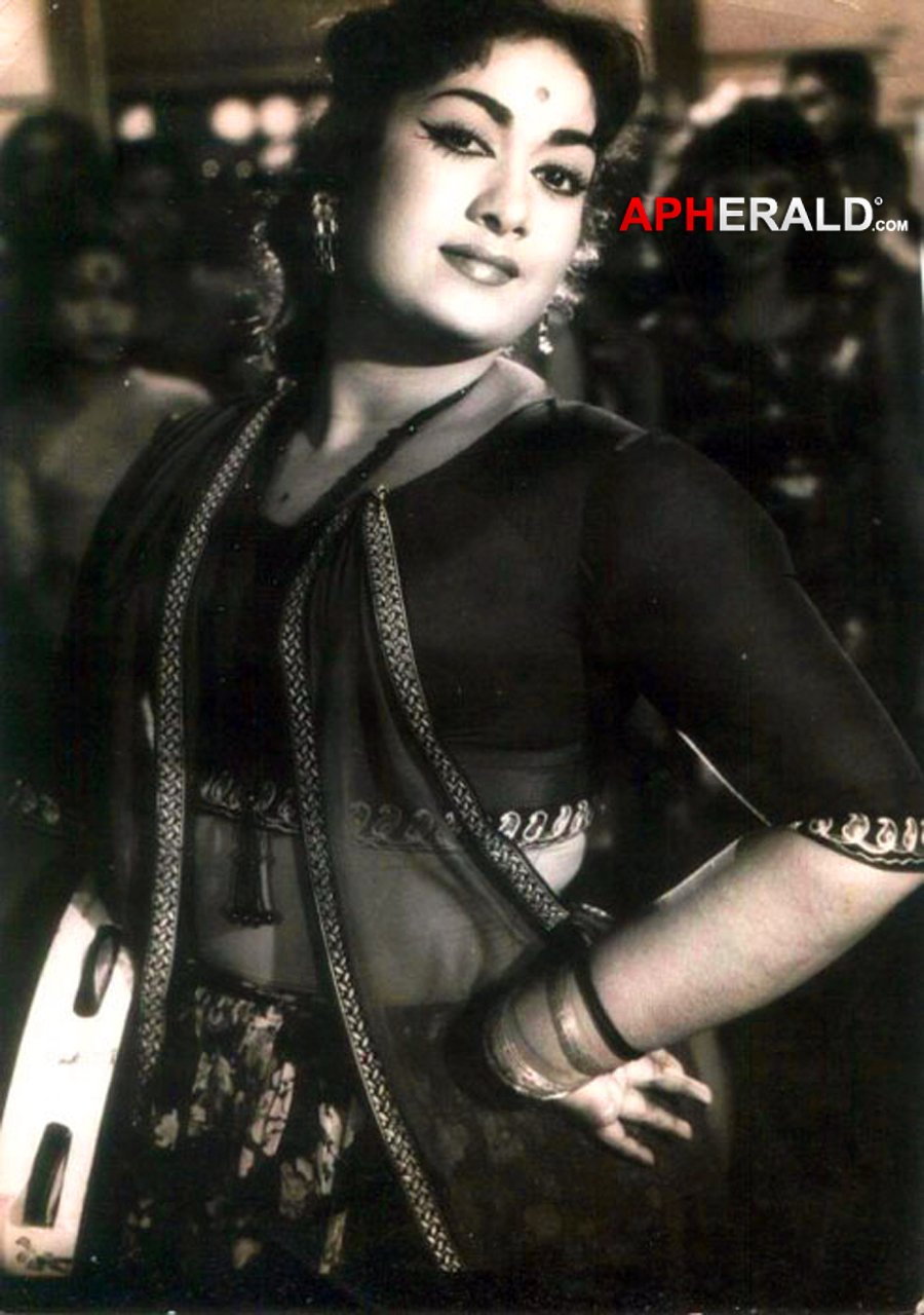 Mahanati Savitri Photos