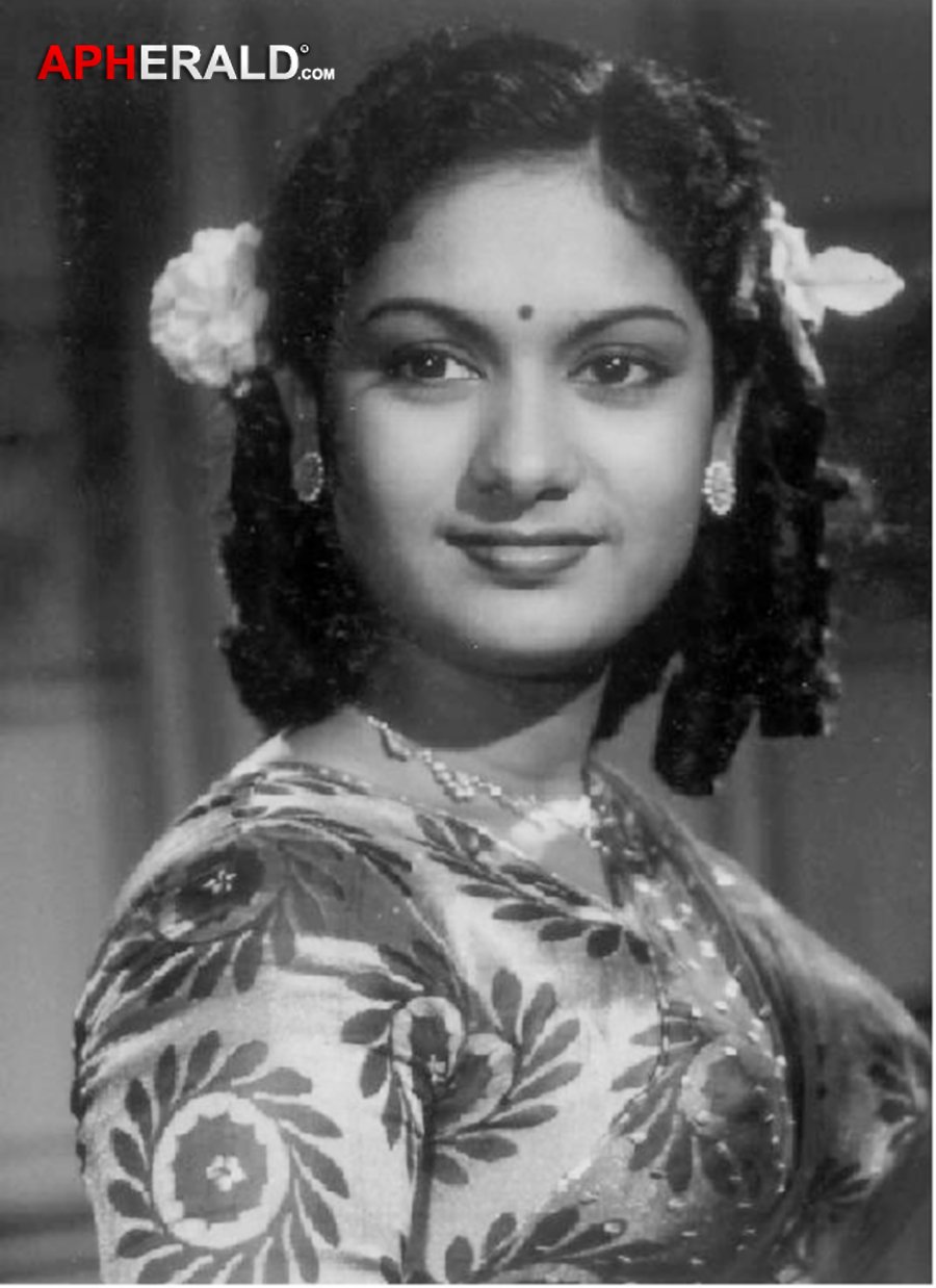 Mahanati Savitri Photos