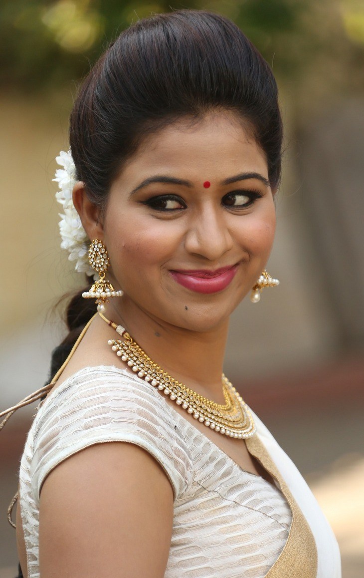 Manali Rathod New Stills