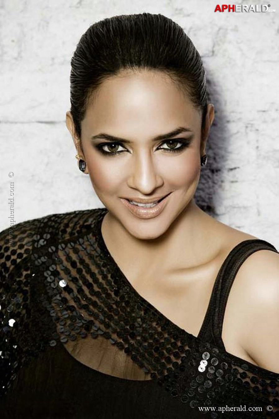 Manchu Lakshmi Spicy Photos