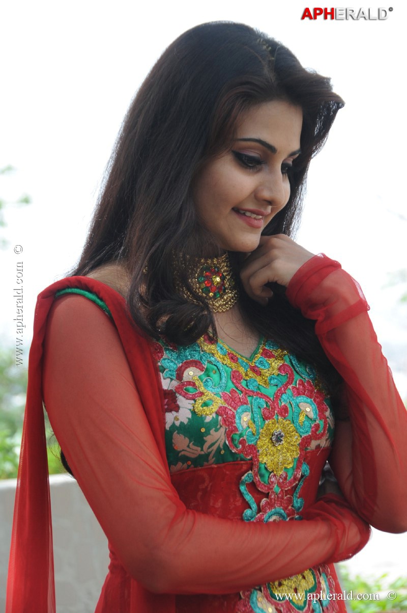 Mano Chitr Latest Photos