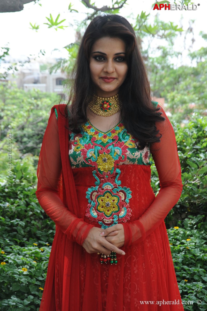 Mano Chitr Latest Photos