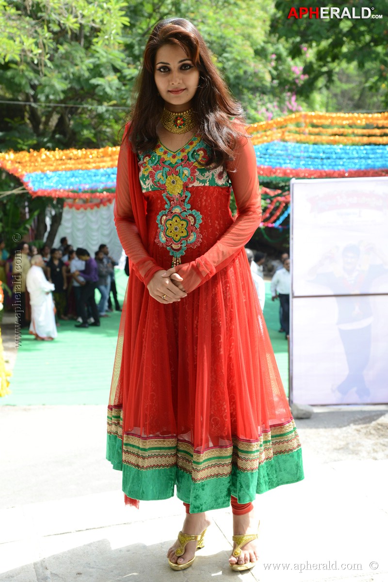 Mano Chitr Latest Photos