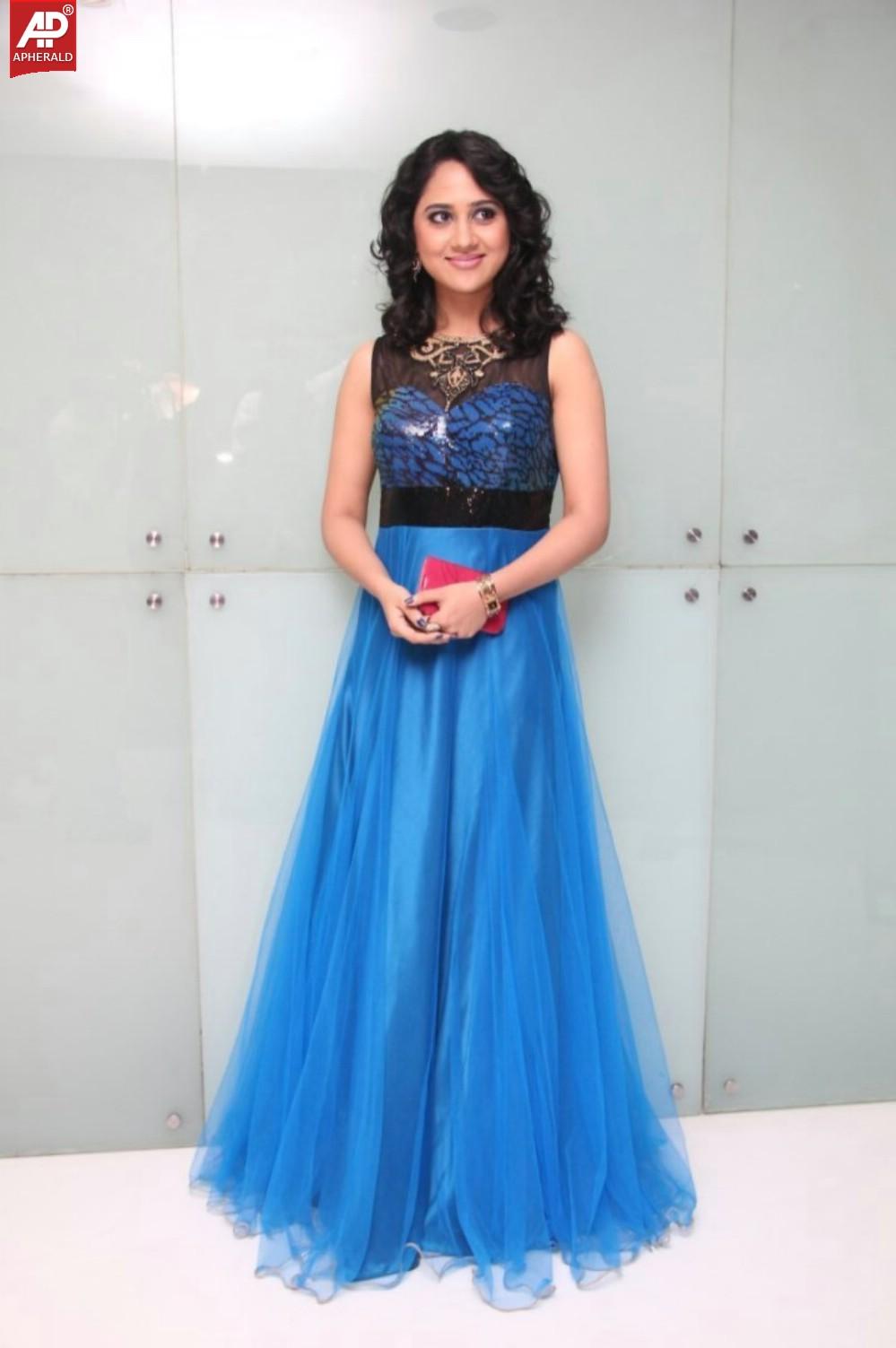 Mia George Latest Stills
