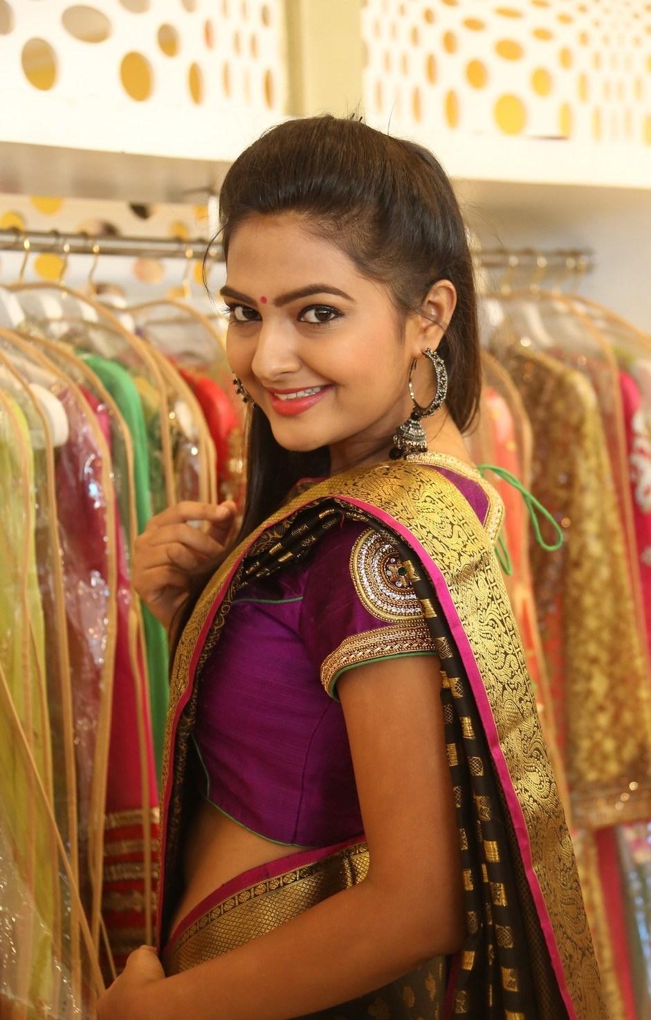 Neha Deshpande Saree Images