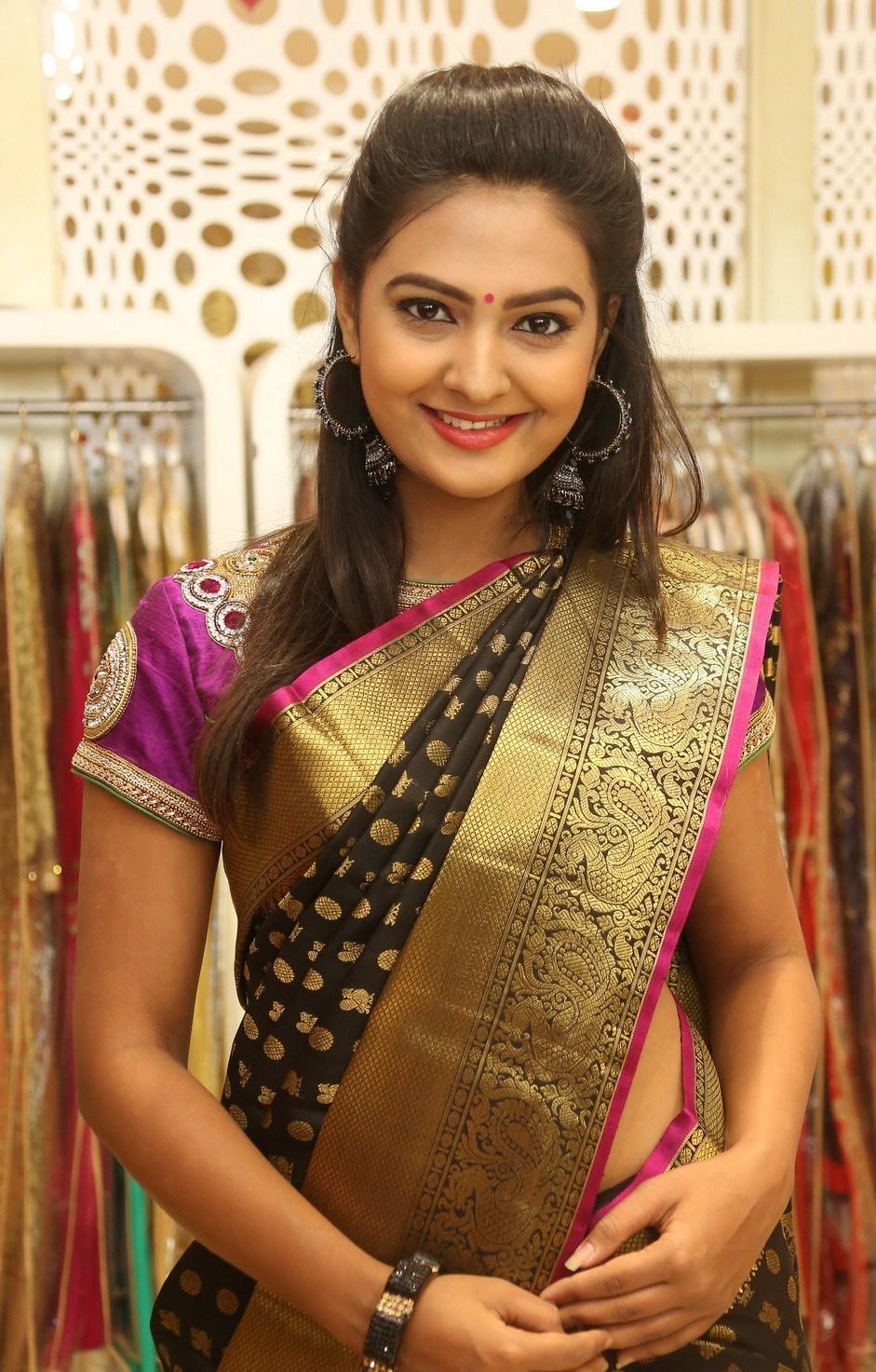 Neha Deshpande Saree Images