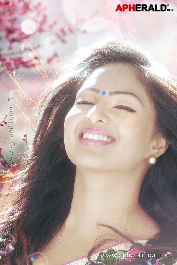 Nikesha Patel New Pics