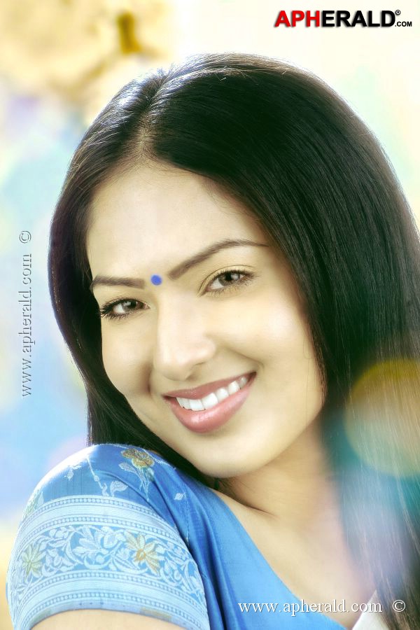 Nikesha Patel New Pics