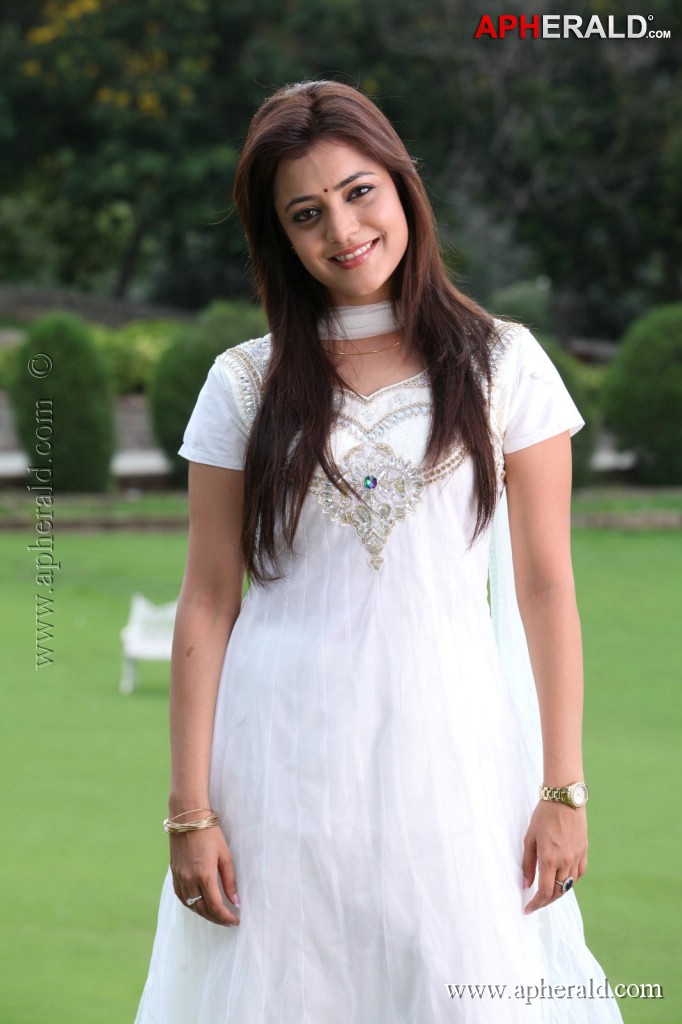 Nisha Agarwal New Pics