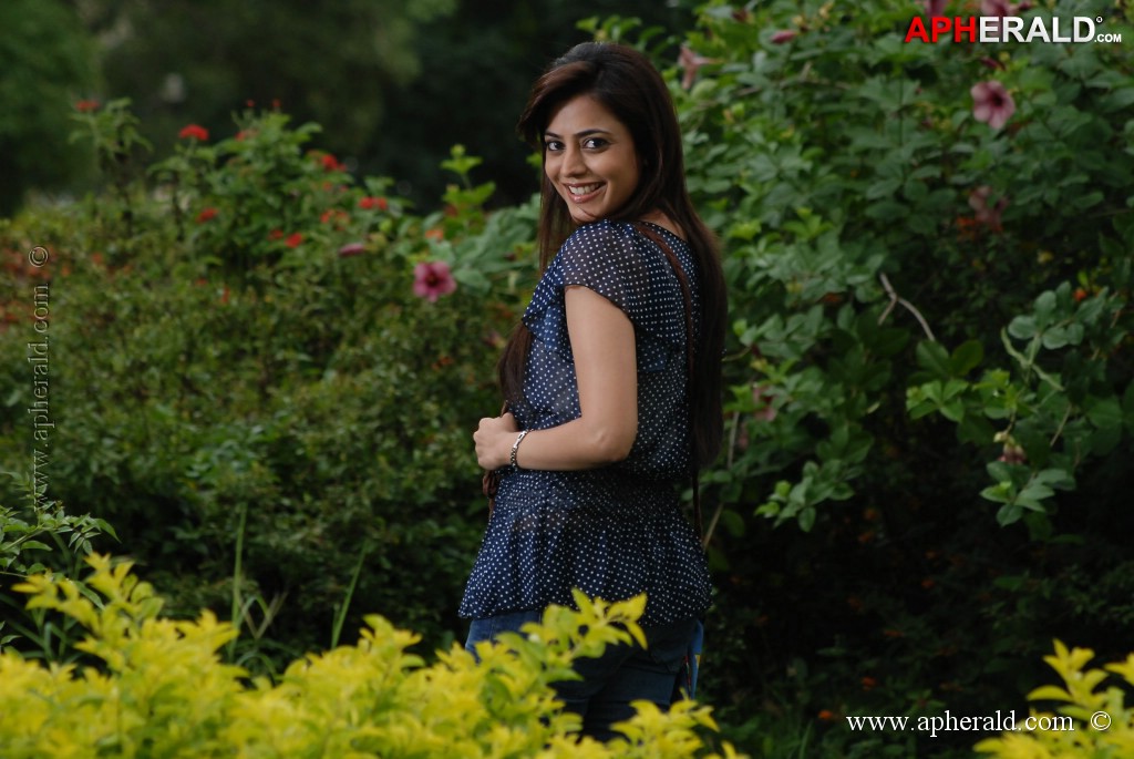 Nisha Agarwal Photos