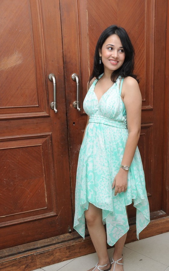 Nisha Kothari Beautiful Stills