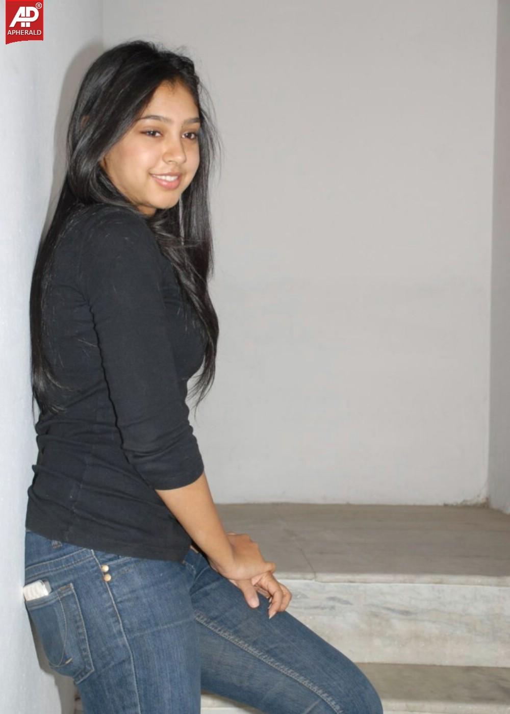 Niti Taylor Latest Photo Shoot