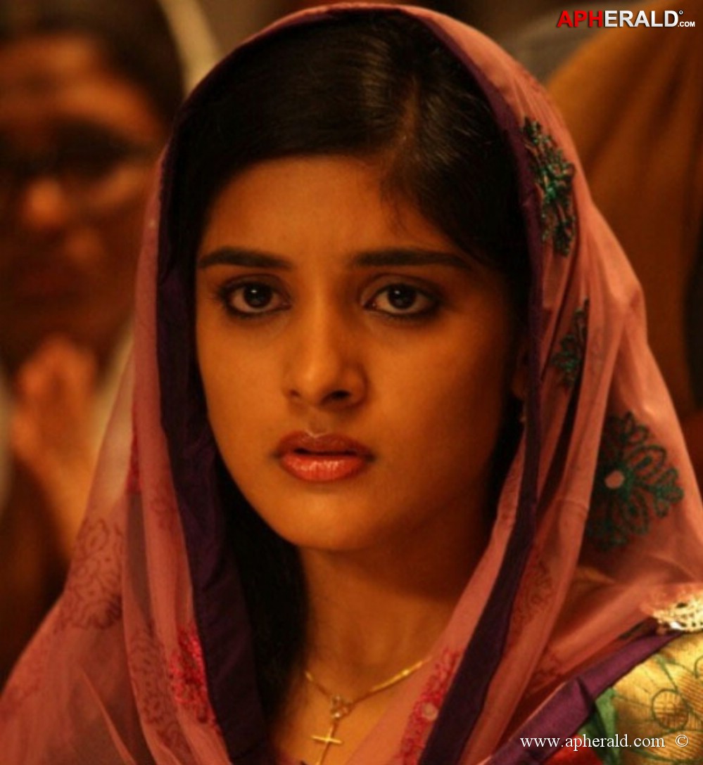 Niveda Thomas Photos