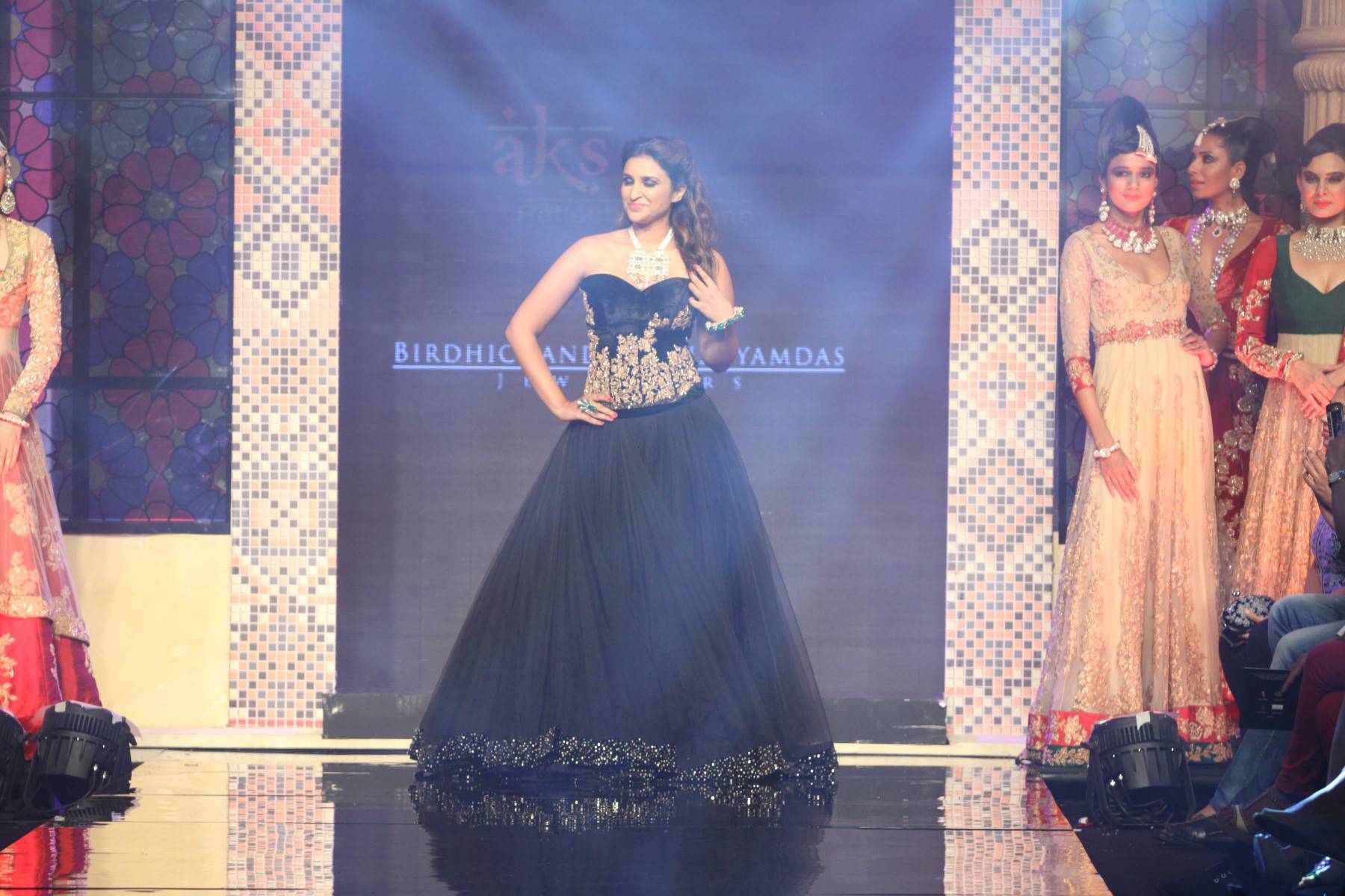 Parineeti Chopra Ramp Walk Stills At IIJW 2014