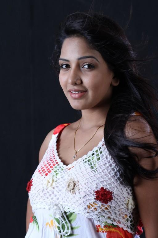 Pavani Reddy Half Saree Photos