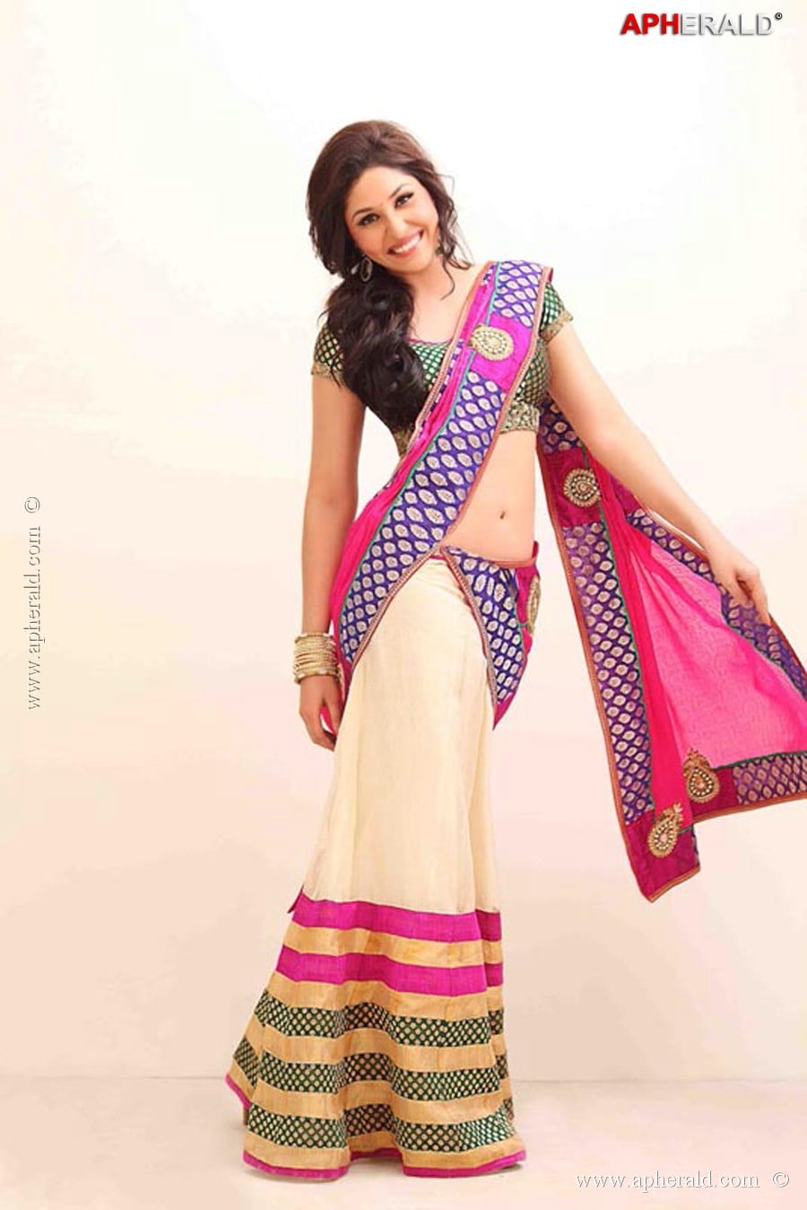 Pooja Chopra Spicy Photos