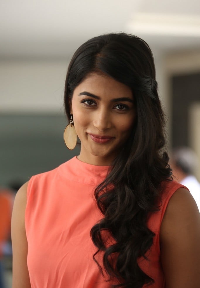 Pooja Hegde Beautiful Stills 1
