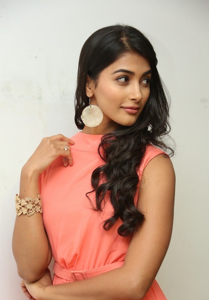 Pooja Hegde Beautiful Stills 1