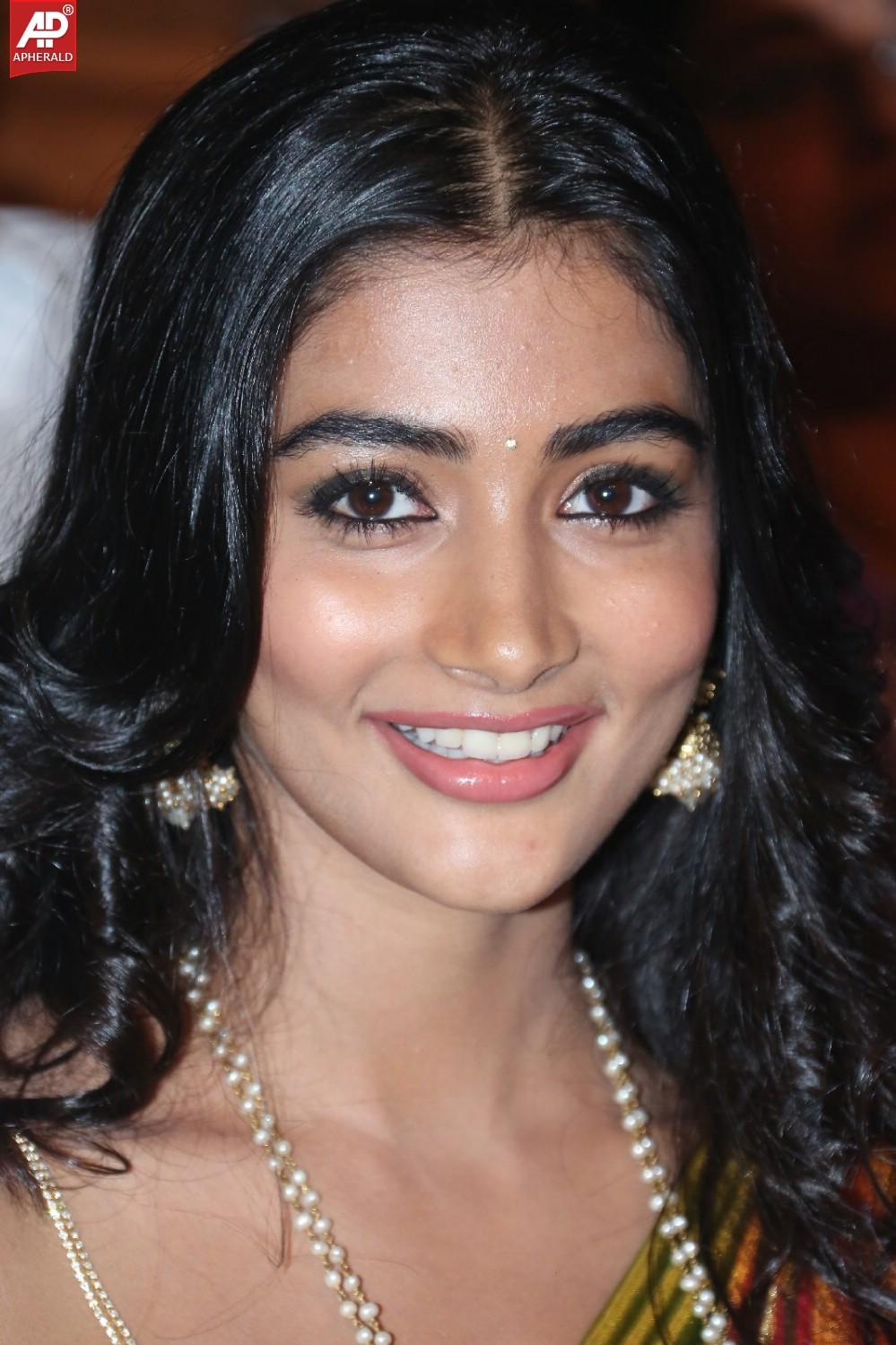 Pooja Hegde Beautiful Stills