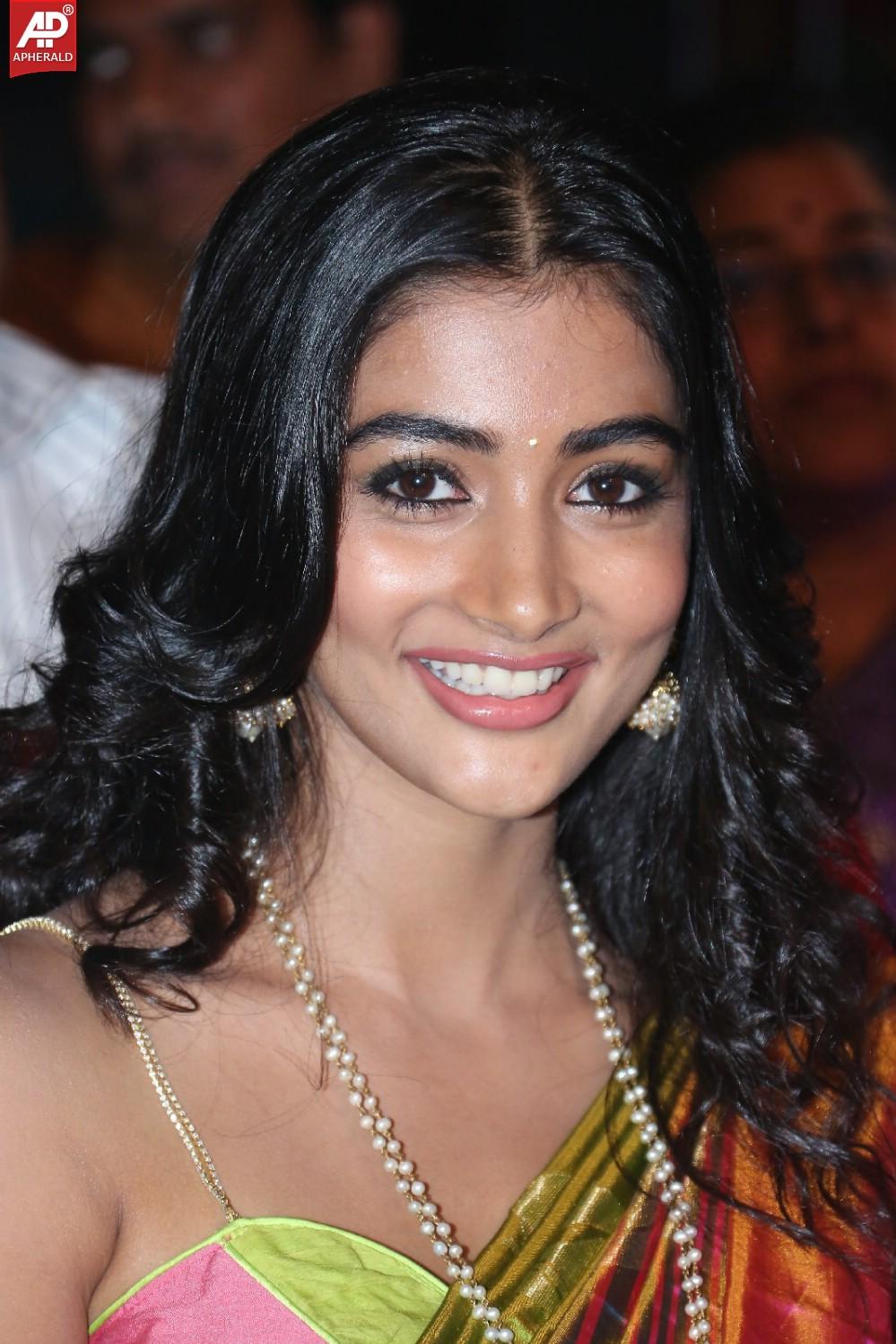 Pooja Hegde Beautiful Stills