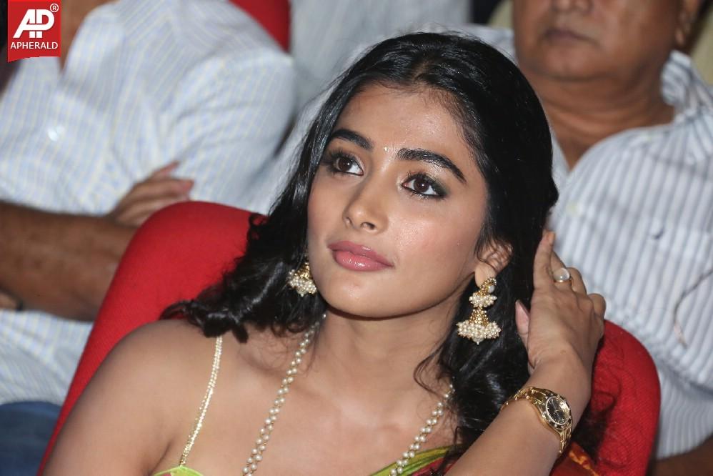 Pooja Hegde Beautiful Stills