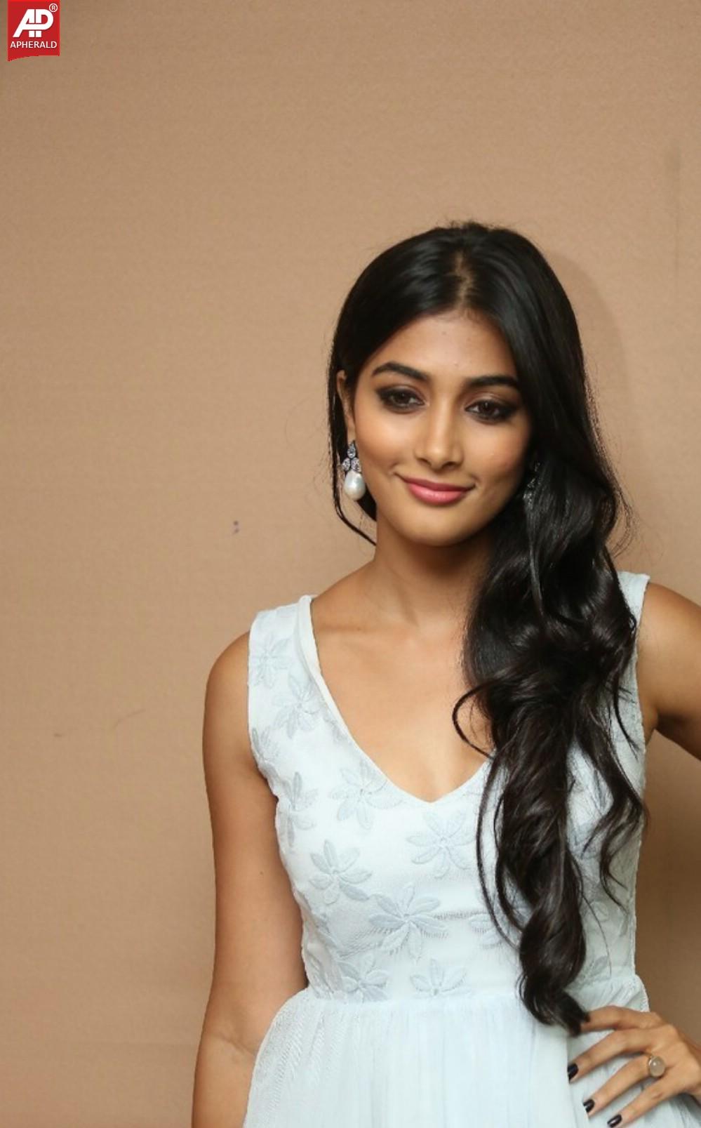 Pooja Hegde New Pics