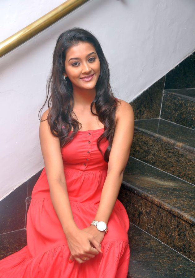 Pooja Jhaveri Latest Stills