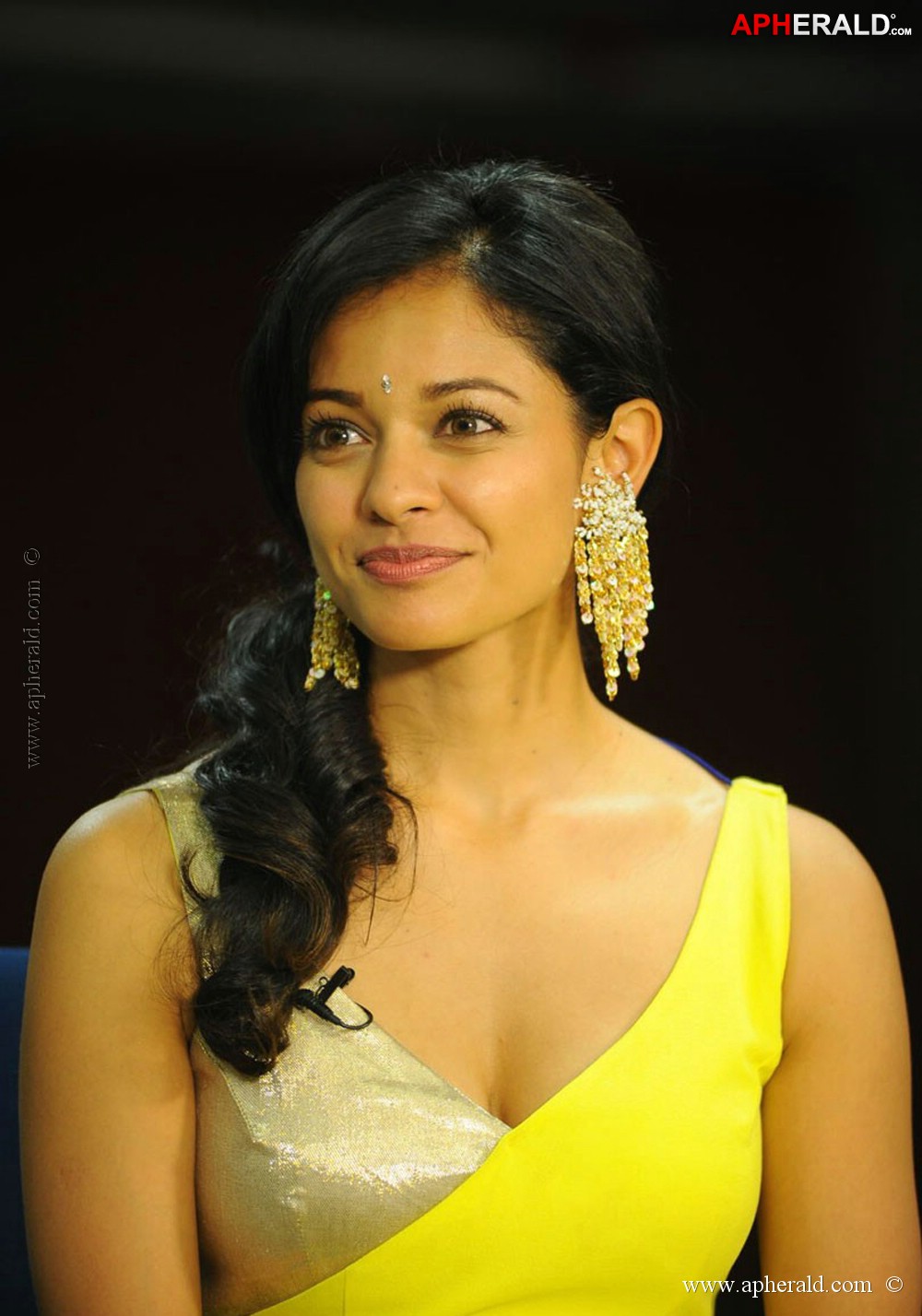 Pooja Spicy Photos