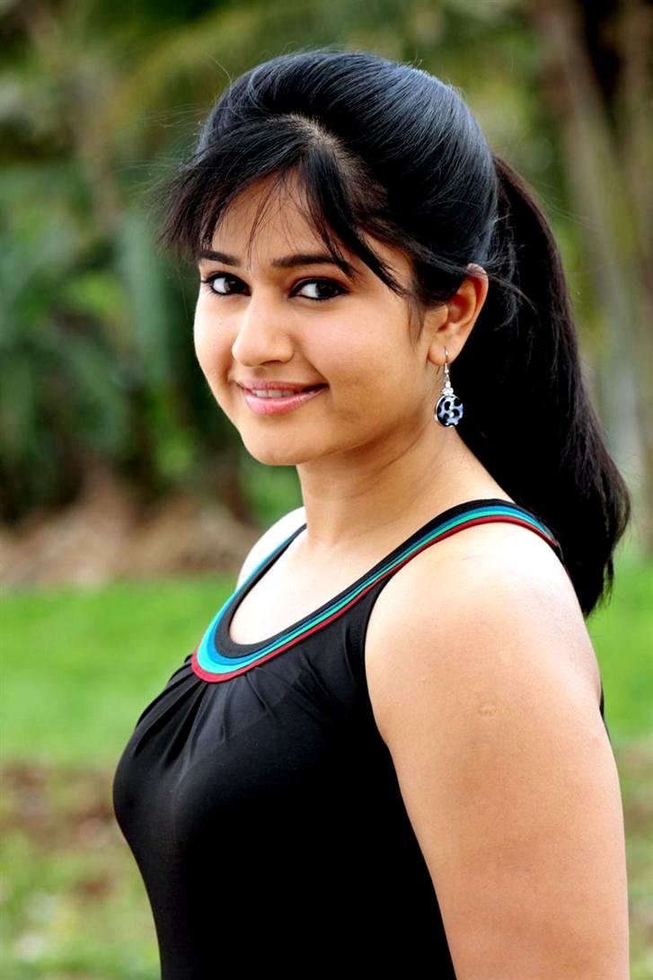 Poonam Bajwa Telugu Actress Pics