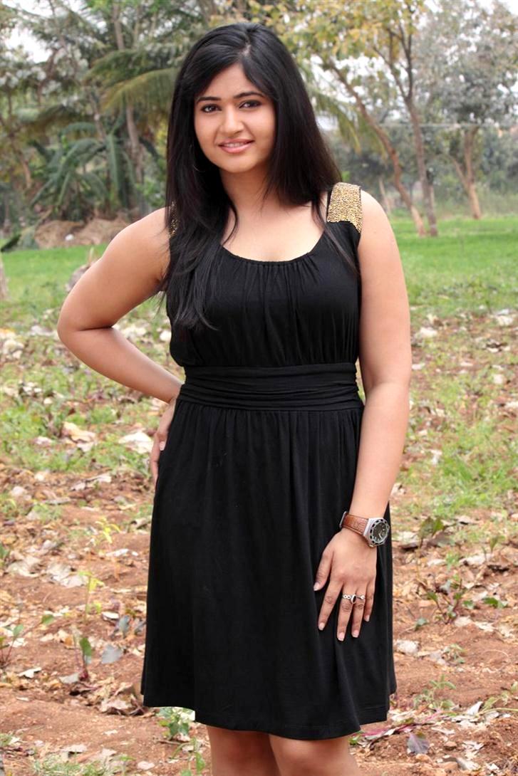 Poonam Bajwa Telugu Actress Pics