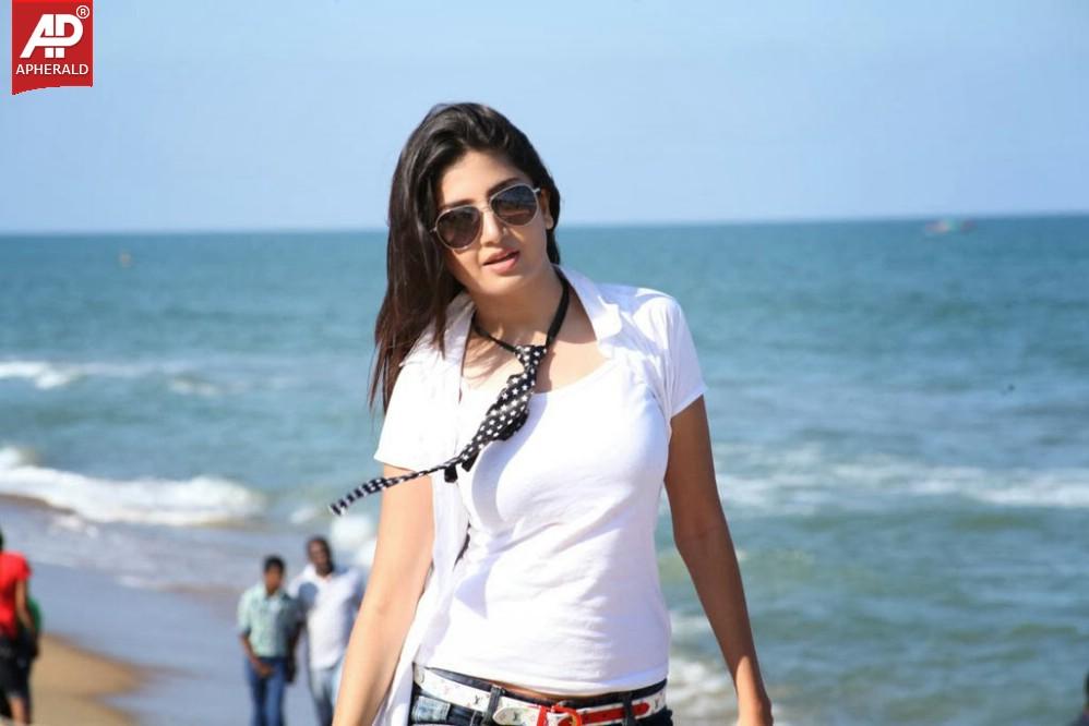 Poonam Kaur Latest Stills