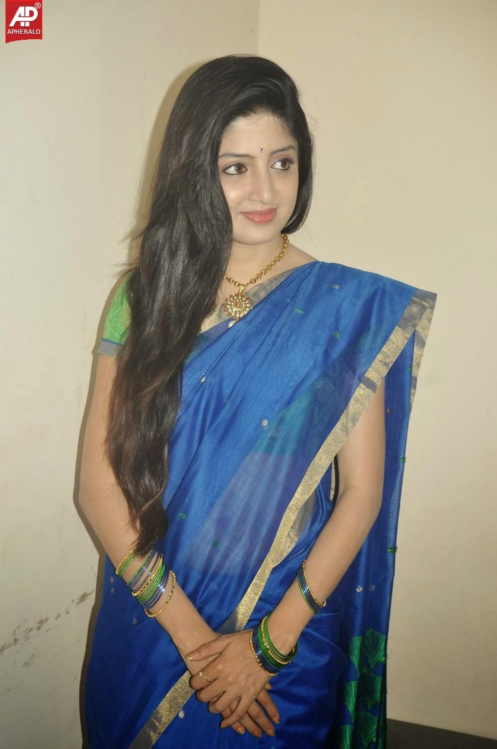 Poonam Kaur South Actress Photos