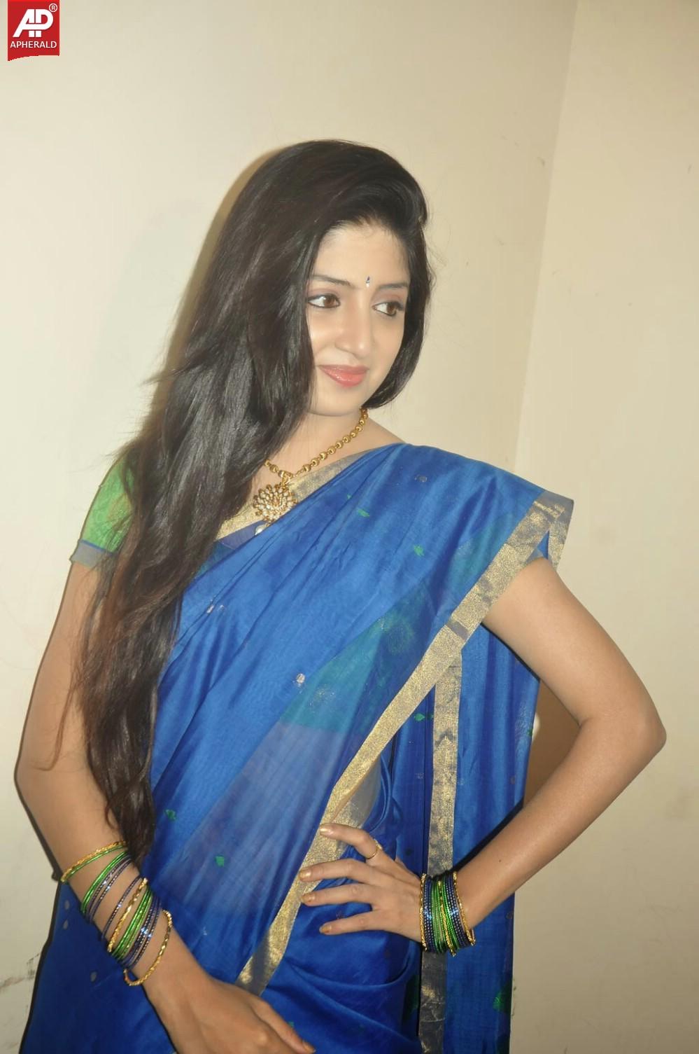 Poonam Kaur South Actress Photos