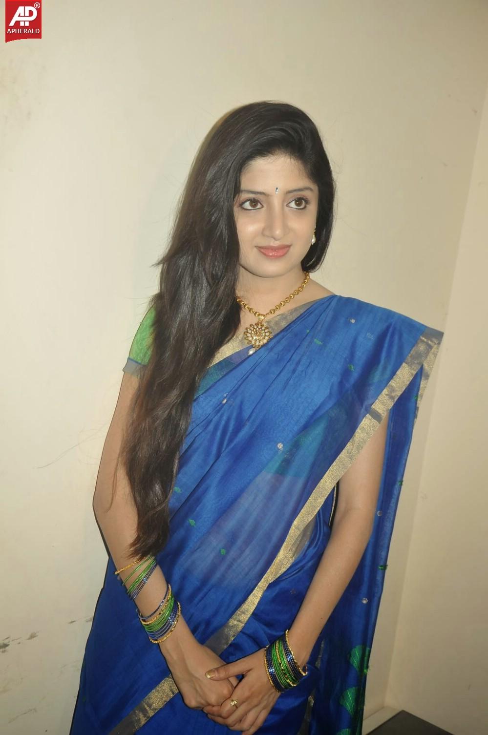 Poonam Kaur South Actress Photos