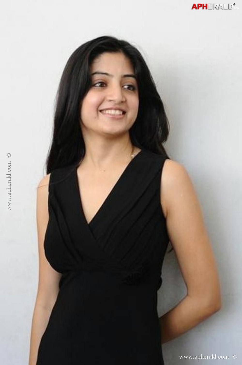 poonam kaur spicy pics