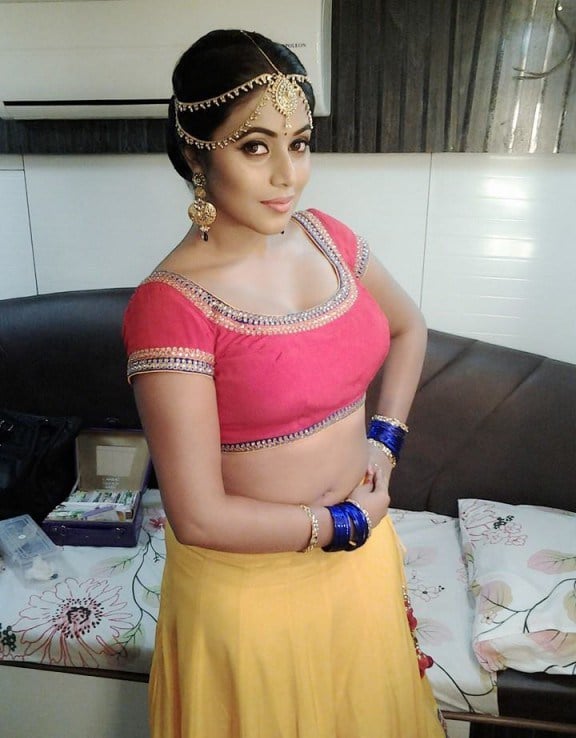 Poorna Shooting Hot Navel show
