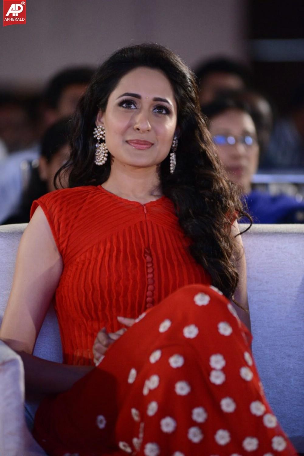 Pragya Jaiswal Beautiful Stills