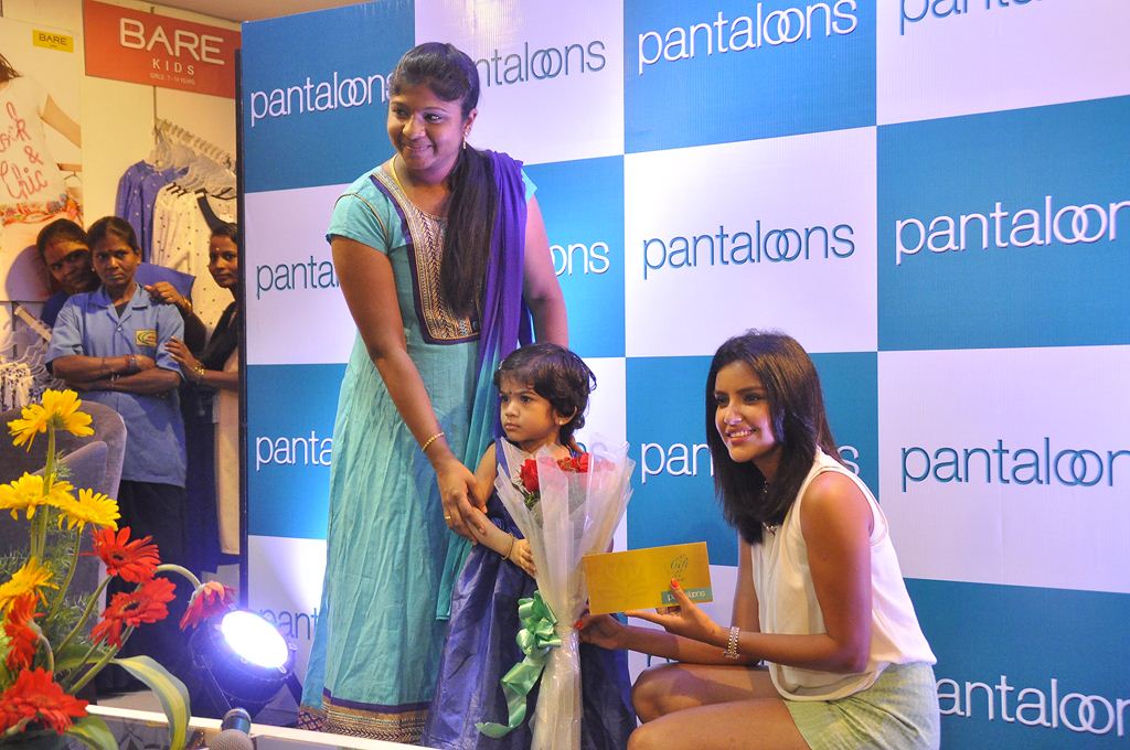 Priya Anand at Pantaloons Store Launch