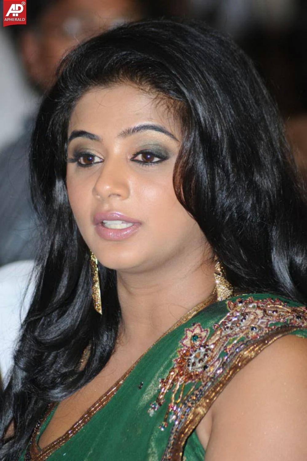 Priyamani Photo Gallery