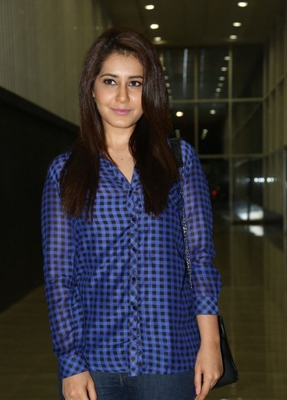 Raashi Khanna Beautiful Stills