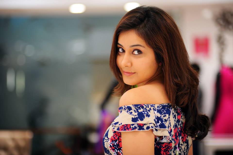 Raashi Khanna in Joru Movie Stills