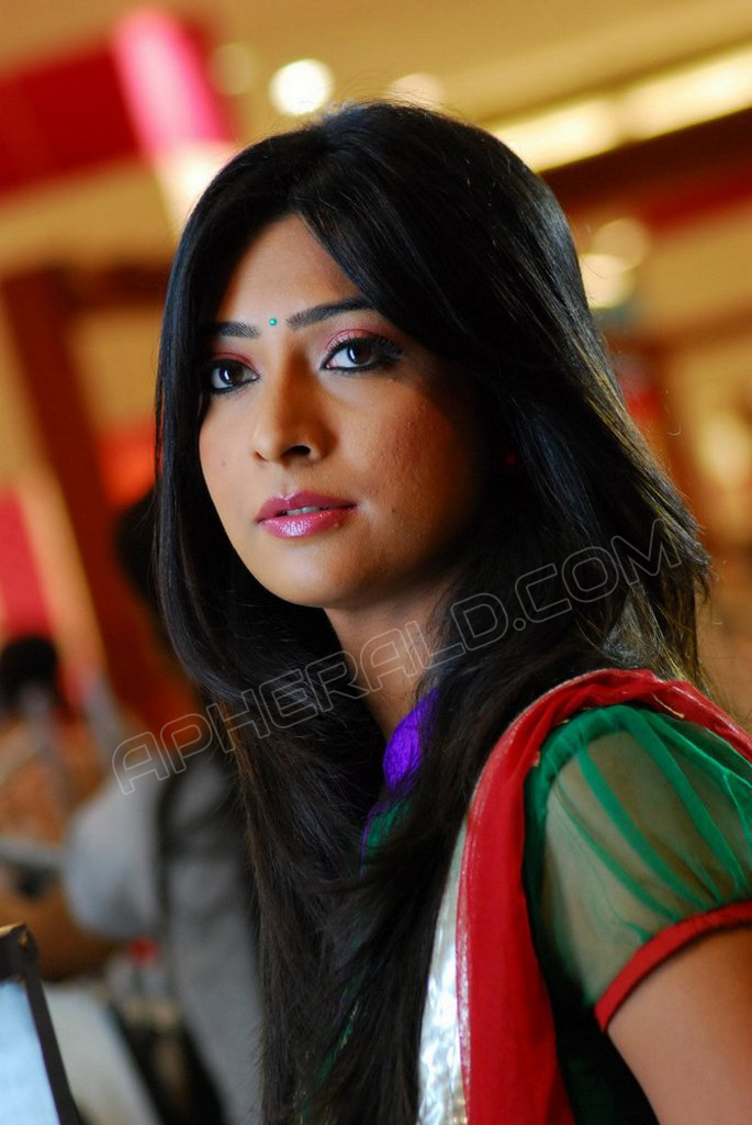 Radhika Pandit Stills