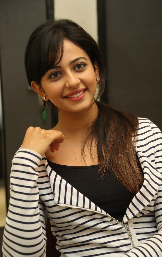 Rakul Preet Singh Sexy Stills Collections