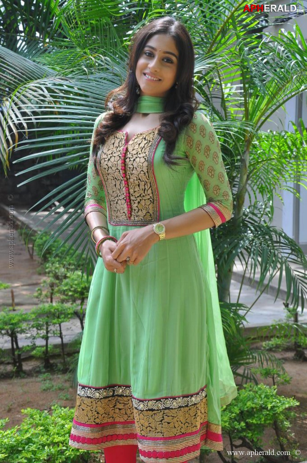 Regina Cassandra Latest Stills
