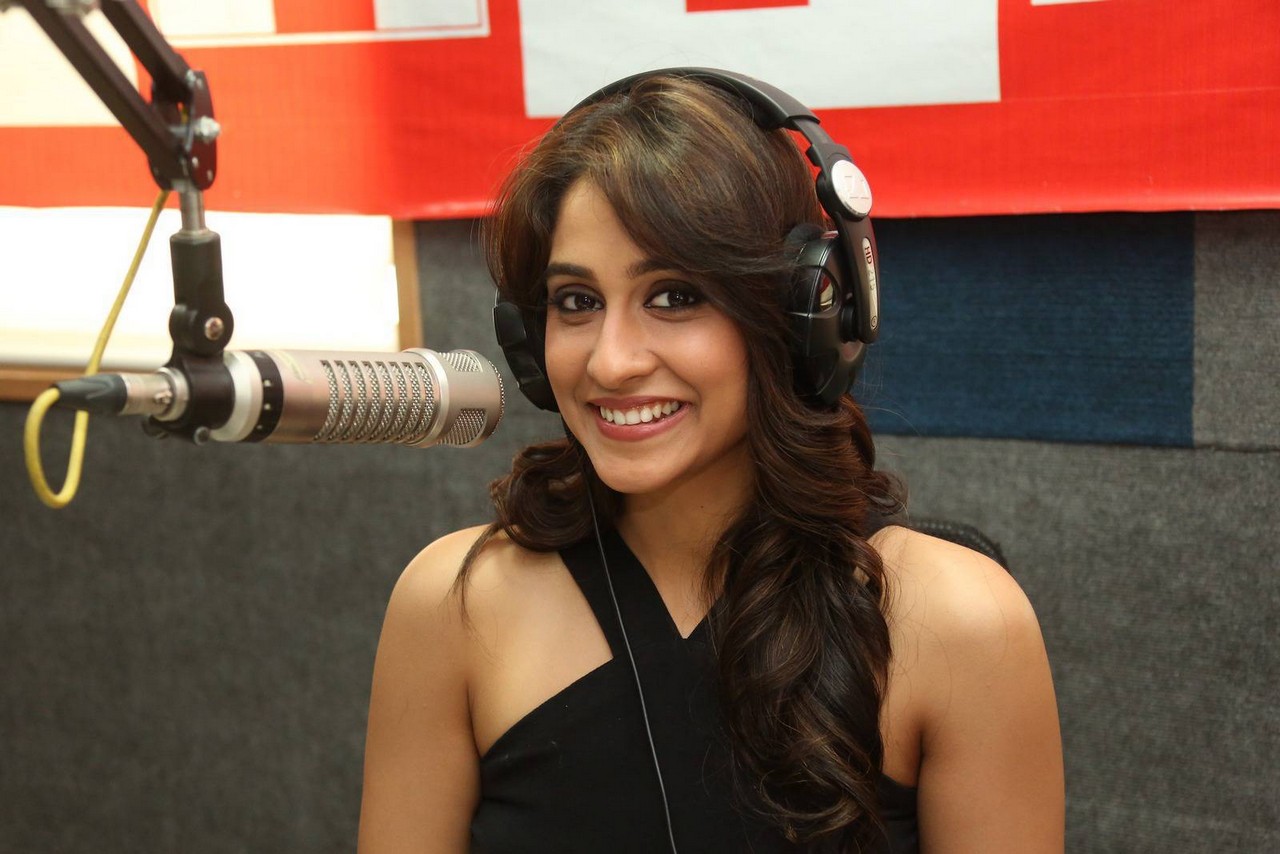 Regina Cassandra New Cute Photos 