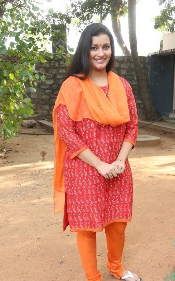 Renu Desai  Latest Stills